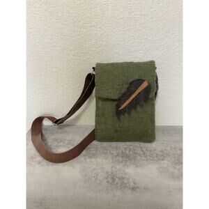 Backcountry Ambler Wool Felt Crossbody Purse Olive Green Leaf 9x8 Bag